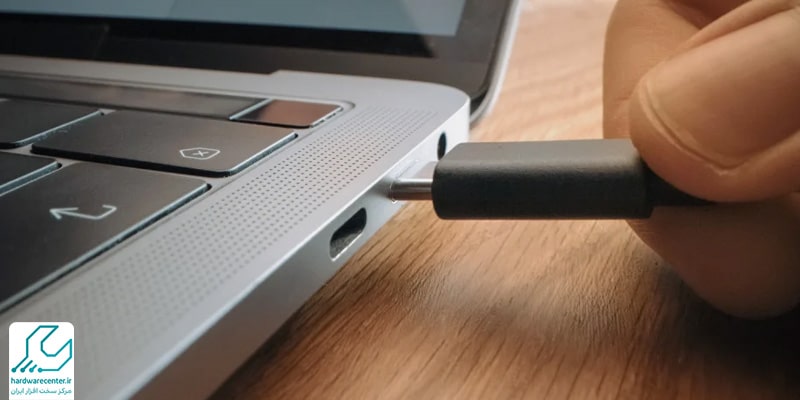 آیا استفاده از لپ تاپ هنگام شارژ ضرر دارد؟